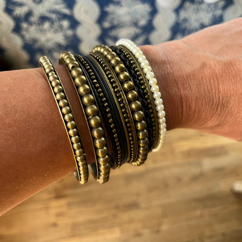 Women’s Nordstrom Bangle Bracelet Stack, Bronze Black Pearl Bracelet